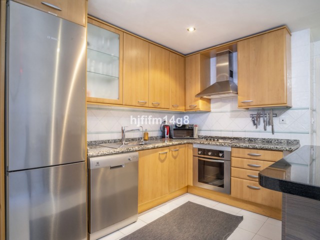 2 Bedrooms Apartment in San Pedro de Alcántara
