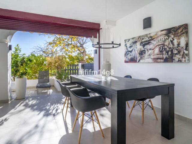 2 Bedrooms Apartment in San Pedro de Alcántara