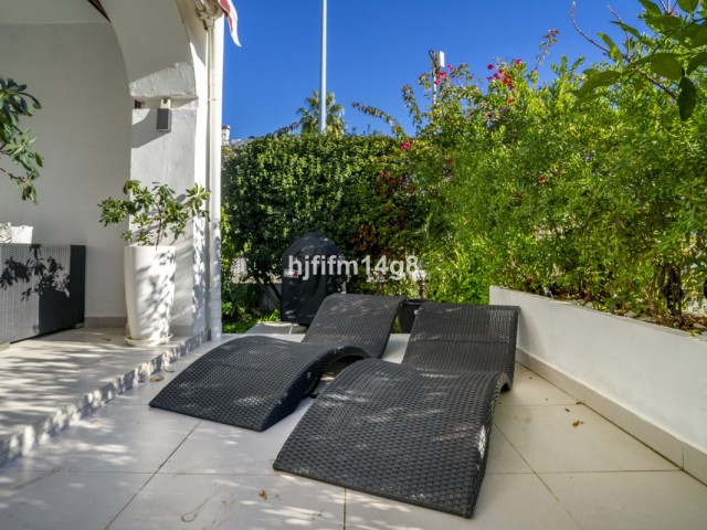 2 Bedrooms Apartment in San Pedro de Alcántara