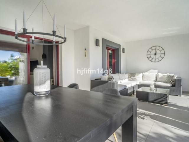 2 Bedrooms Apartment in San Pedro de Alcántara