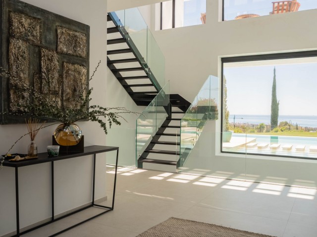 9 Bedrooms Villa in Estepona