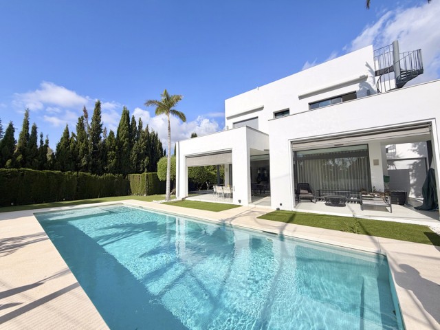 3 Schlafzimmer Villa in Nueva Andalucía