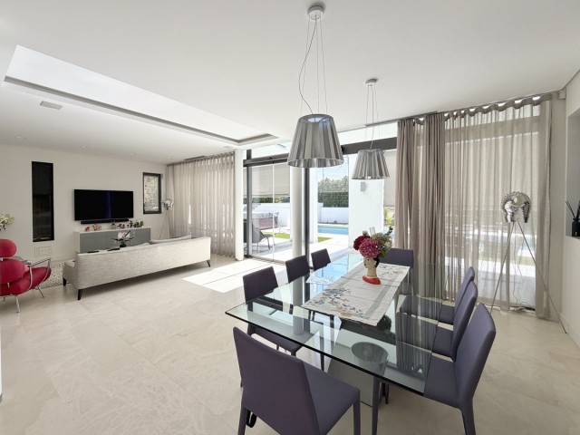 3 Schlafzimmer Villa in Nueva Andalucía
