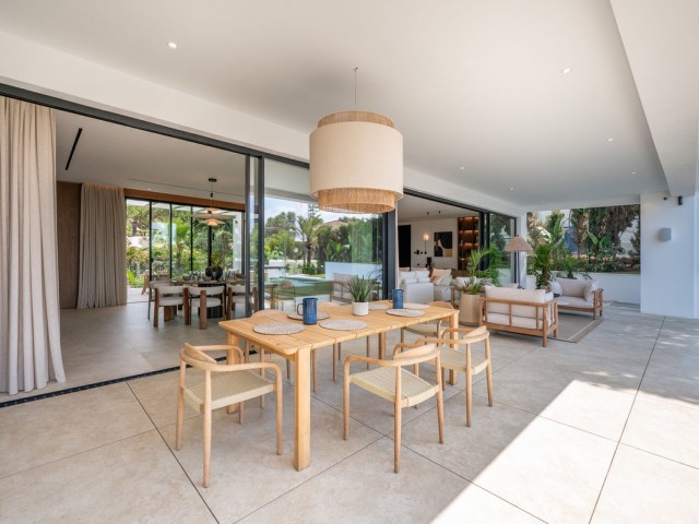 6 Bedrooms Villa in Marbesa