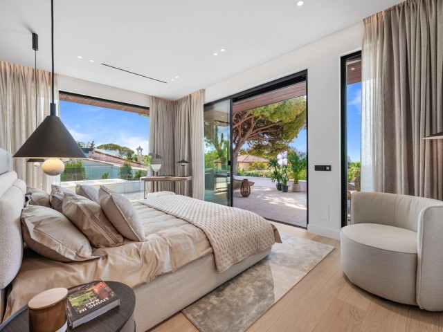 6 Bedrooms Villa in Marbesa