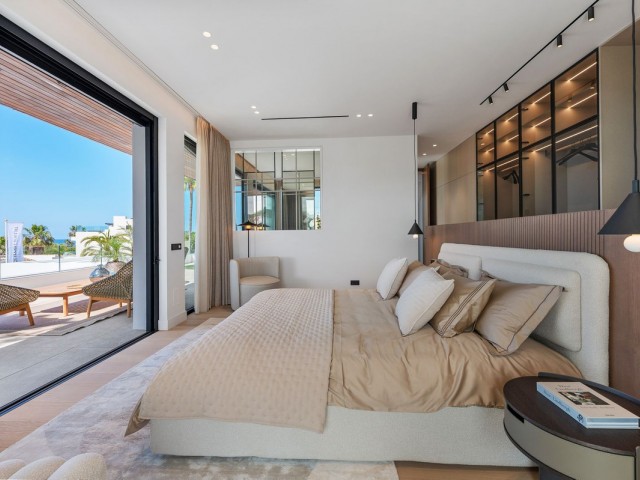 6 Bedrooms Villa in Marbesa