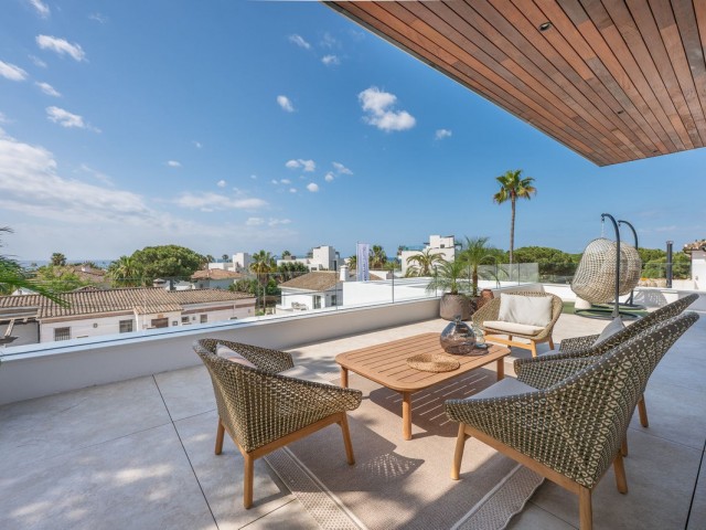 6 Bedrooms Villa in Marbesa