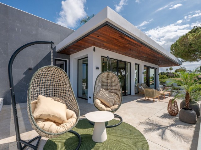 6 Bedrooms Villa in Marbesa