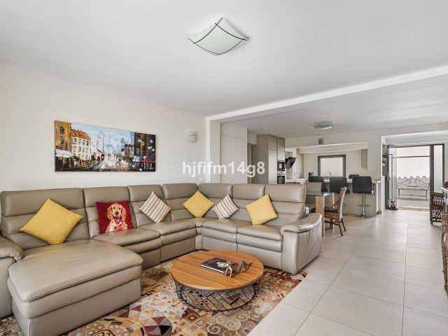Villa avec 4 Chambres  à Nueva Andalucía