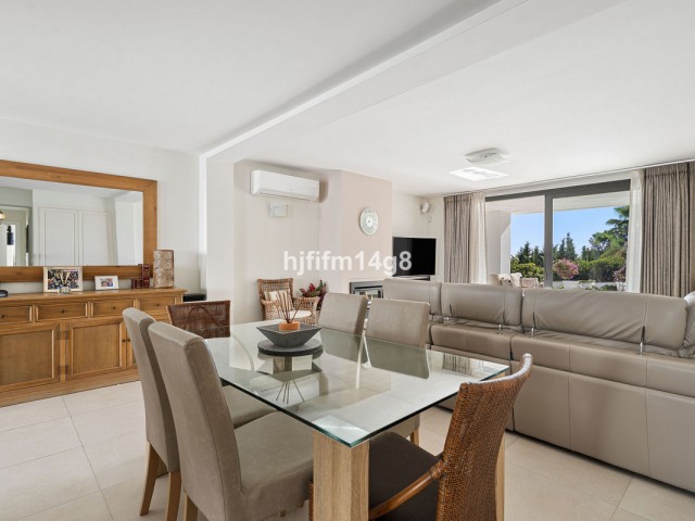 Villa avec 4 Chambres  à Nueva Andalucía