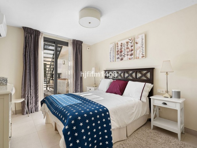 Villa avec 4 Chambres  à Nueva Andalucía