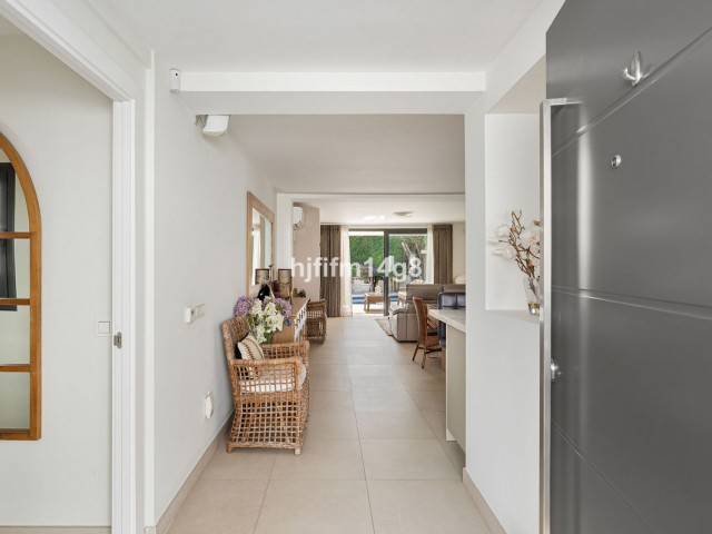 Villa avec 4 Chambres  à Nueva Andalucía