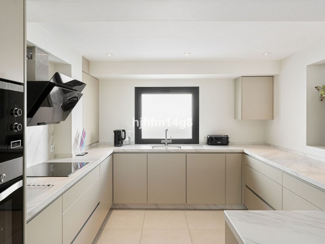 Villa con 4 Dormitorios  en Nueva Andalucía