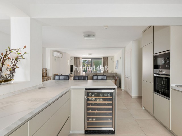 Villa con 4 Dormitorios  en Nueva Andalucía