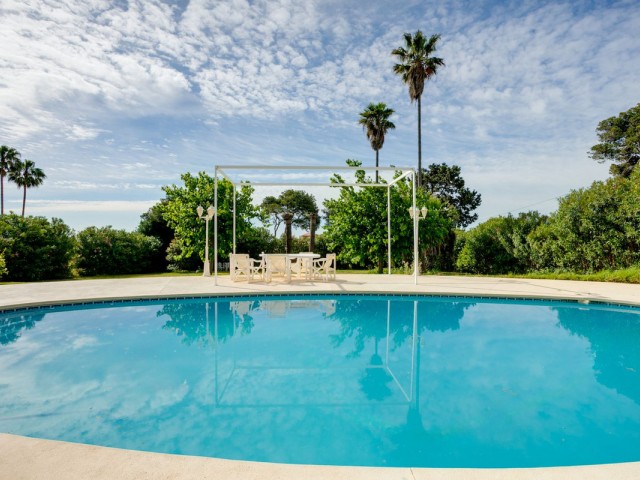 5 Bedrooms Villa in Estepona