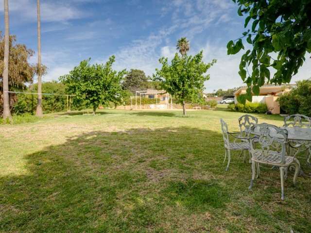 5 Bedrooms Villa in Estepona