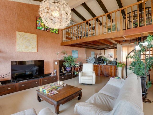 5 Bedrooms Villa in Estepona