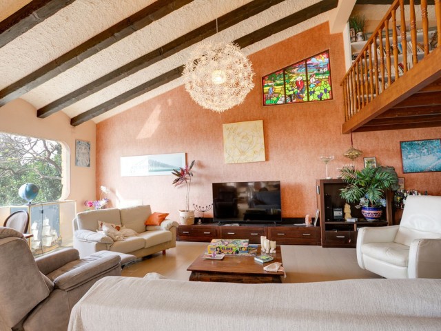 5 Bedrooms Villa in Estepona