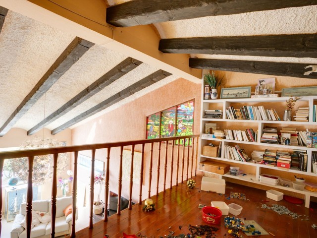 5 Bedrooms Villa in Estepona