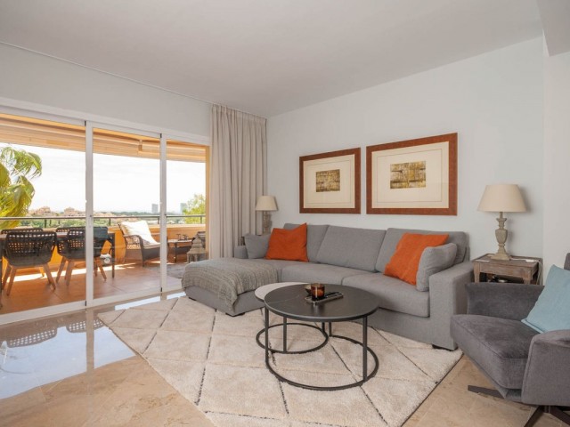 Appartement avec 3 Chambres  à Elviria
