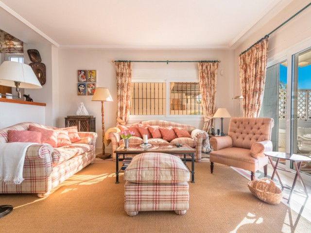 3 Slaapkamer Rijtjeshuis in Nueva Andalucía