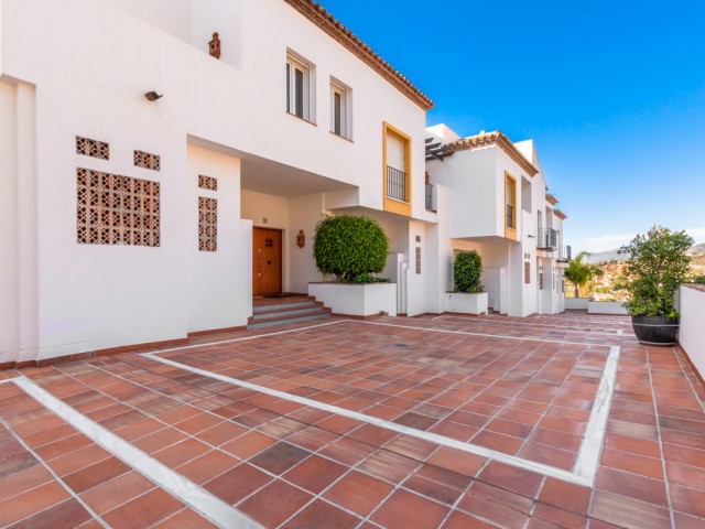 3 Slaapkamer Rijtjeshuis in Nueva Andalucía