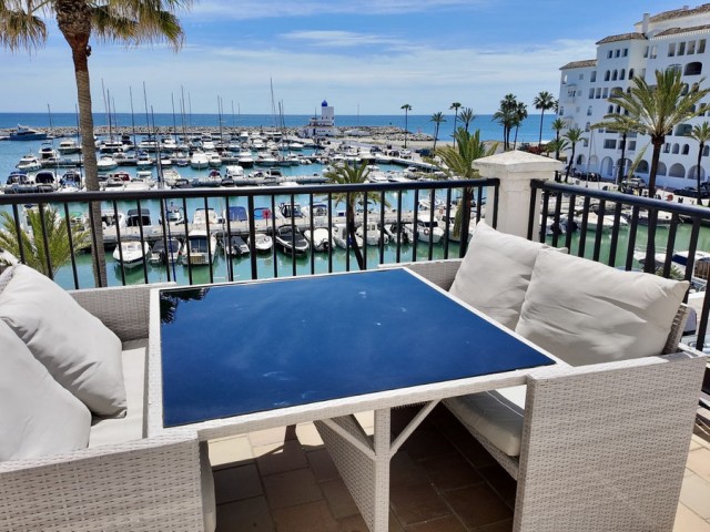 Apartamento con 4 Dormitorios  en La Duquesa