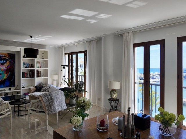 Apartamento con 4 Dormitorios  en La Duquesa