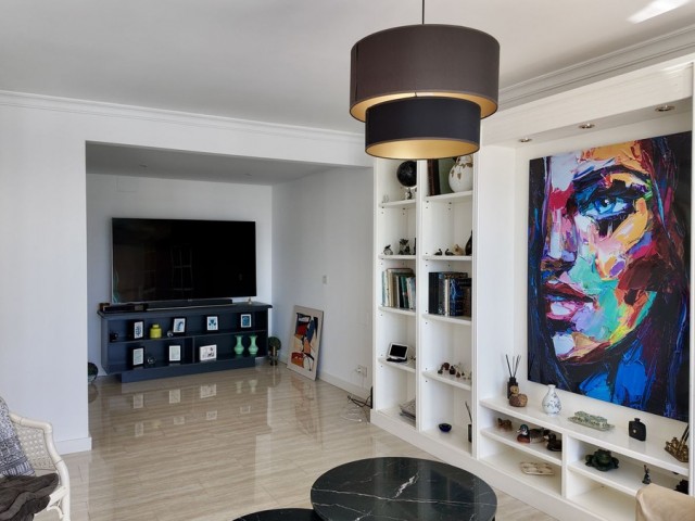 Apartamento con 4 Dormitorios  en La Duquesa