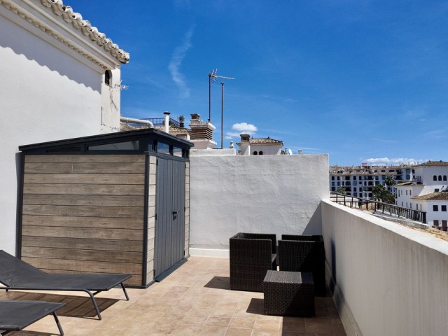 Apartamento con 4 Dormitorios  en La Duquesa