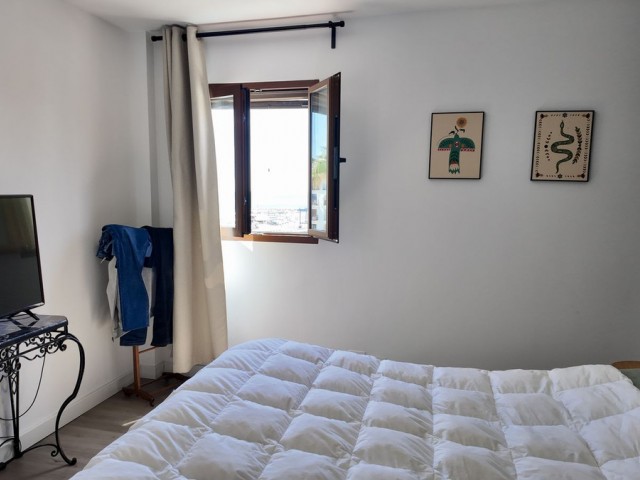 Apartamento con 4 Dormitorios  en La Duquesa