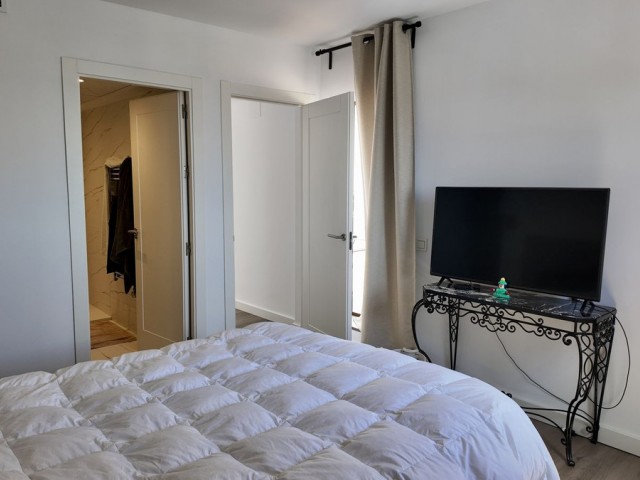 Apartamento con 4 Dormitorios  en La Duquesa