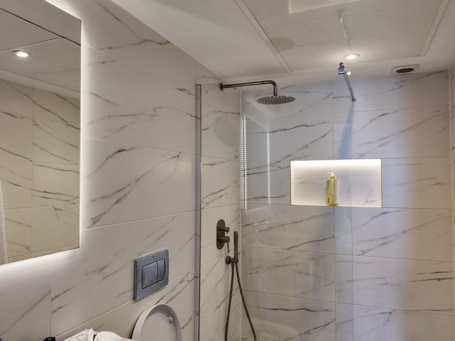 Apartamento con 4 Dormitorios  en La Duquesa