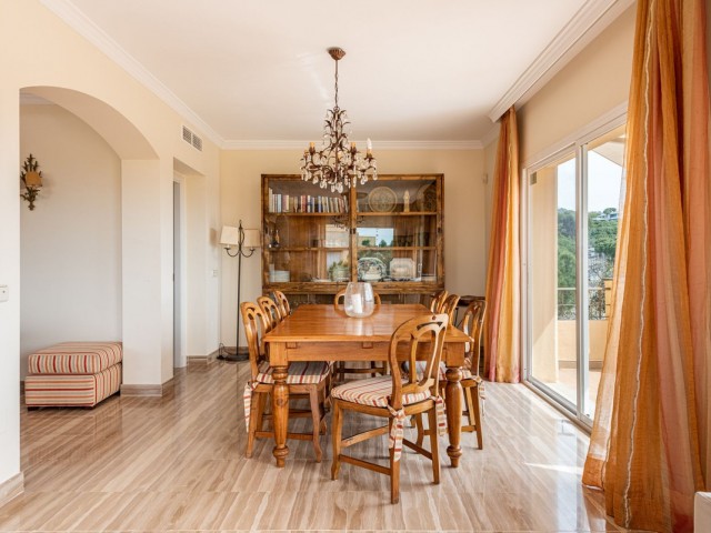 Appartement avec 4 Chambres  à Elviria