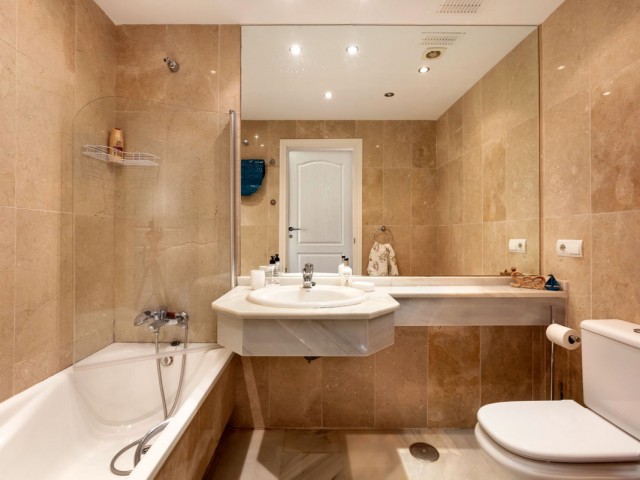 2 Bedrooms Apartment in San Pedro de Alcántara