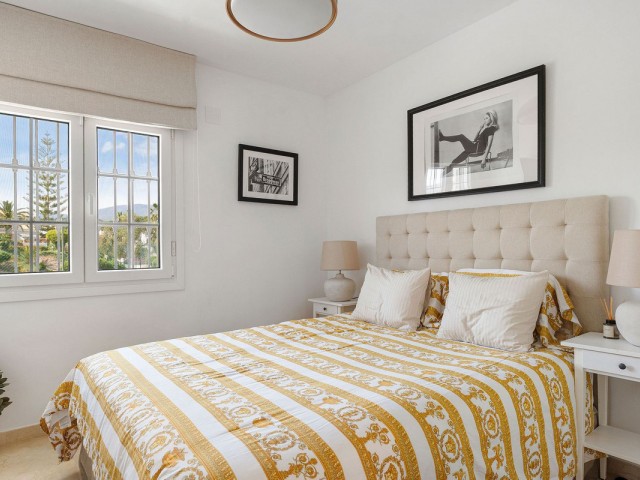 4 Slaapkamer Rijtjeshuis in Nueva Andalucía