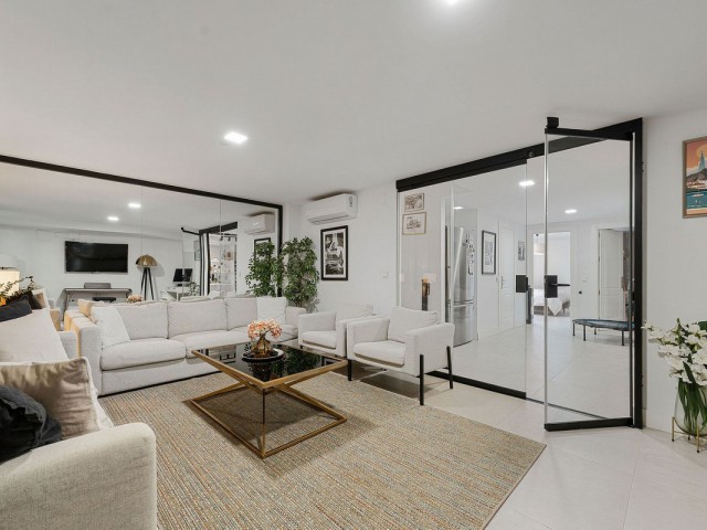 4 Slaapkamer Rijtjeshuis in Nueva Andalucía