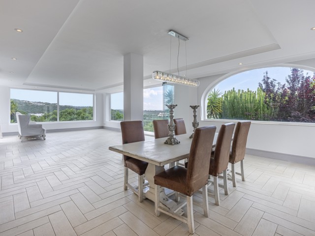 6 Makuuhuoneen Huvila Sotogrande Alto