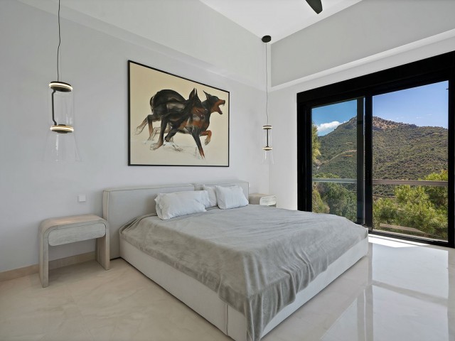 5 Soveroms Villa i Benahavís