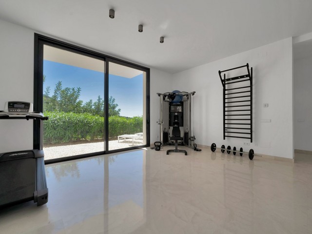 5 Bedrooms Villa in Benahavís
