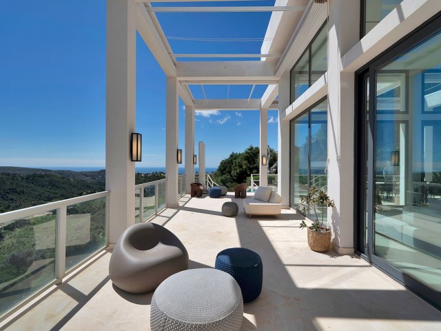 5 Bedrooms Villa in Benahavís