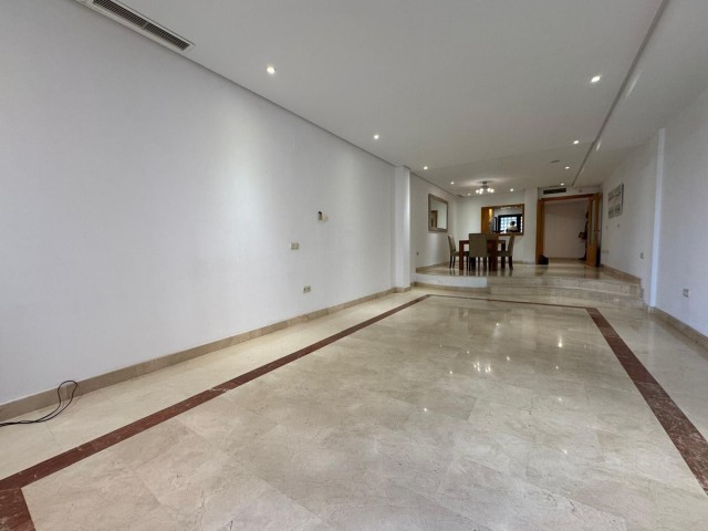 Appartement avec 2 Chambres  à Puerto Banús