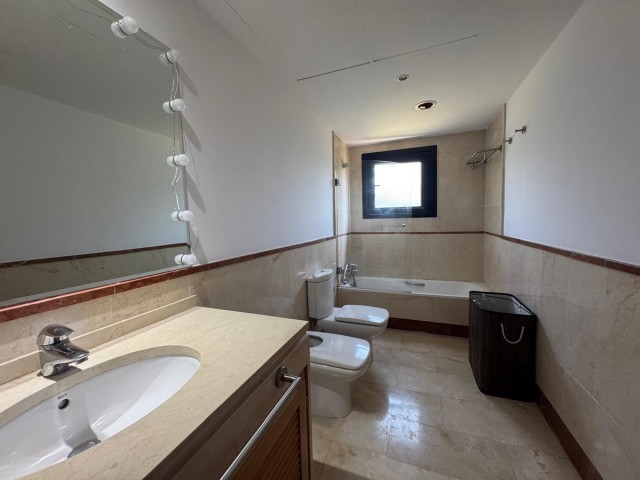 Appartement avec 2 Chambres  à Puerto Banús