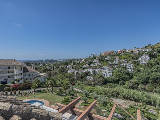 Penthouse avec 2 Chambres  à Nueva Andalucía