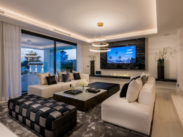 Villa avec 7 Chambres  à Nueva Andalucía