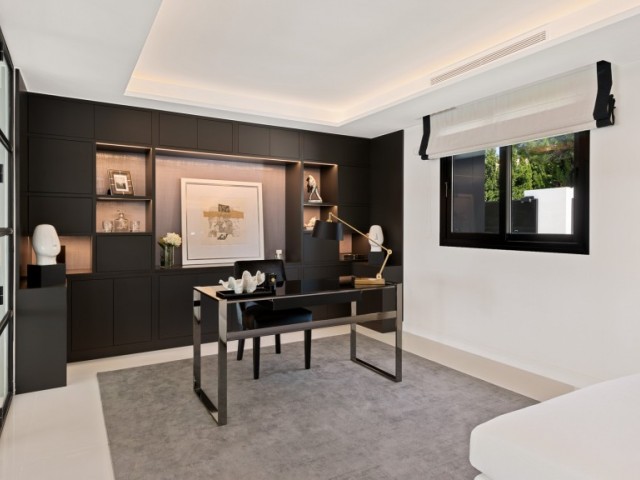 Villa avec 7 Chambres  à Nueva Andalucía