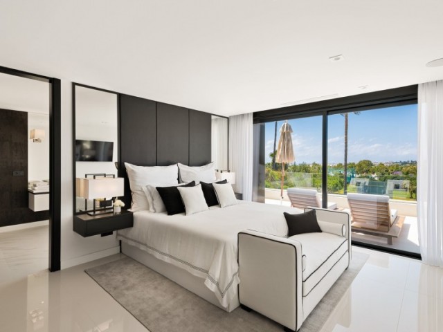 Villa avec 7 Chambres  à Nueva Andalucía