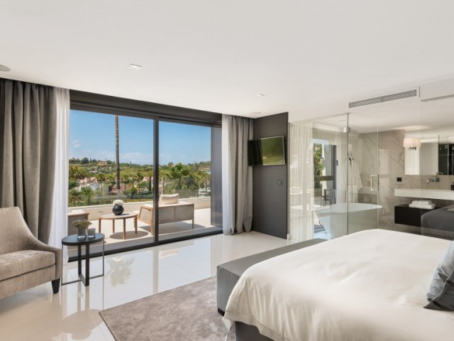Villa avec 7 Chambres  à Nueva Andalucía