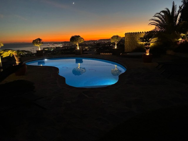 Villa avec 4 Chambres  à Benalmadena