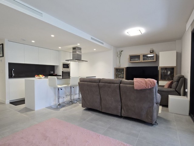 Apartamento con 3 Dormitorios  en New Golden Mile